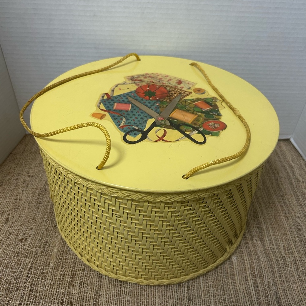 Princess Brand Vintage Round Yellow Wicker Sewing Basket 1940’s - 1950’s. EUC